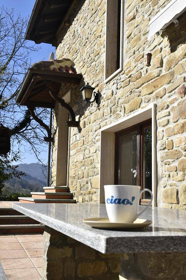 Casa vacanza per 8 persone, con Idromassaggio e Terrazza nonché Giardino e Piscina a Cortemilia