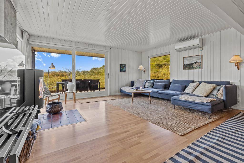 Wunderschönes Ferienhaus direkt hinter den Dünen in Grærup in Grærup, Varde