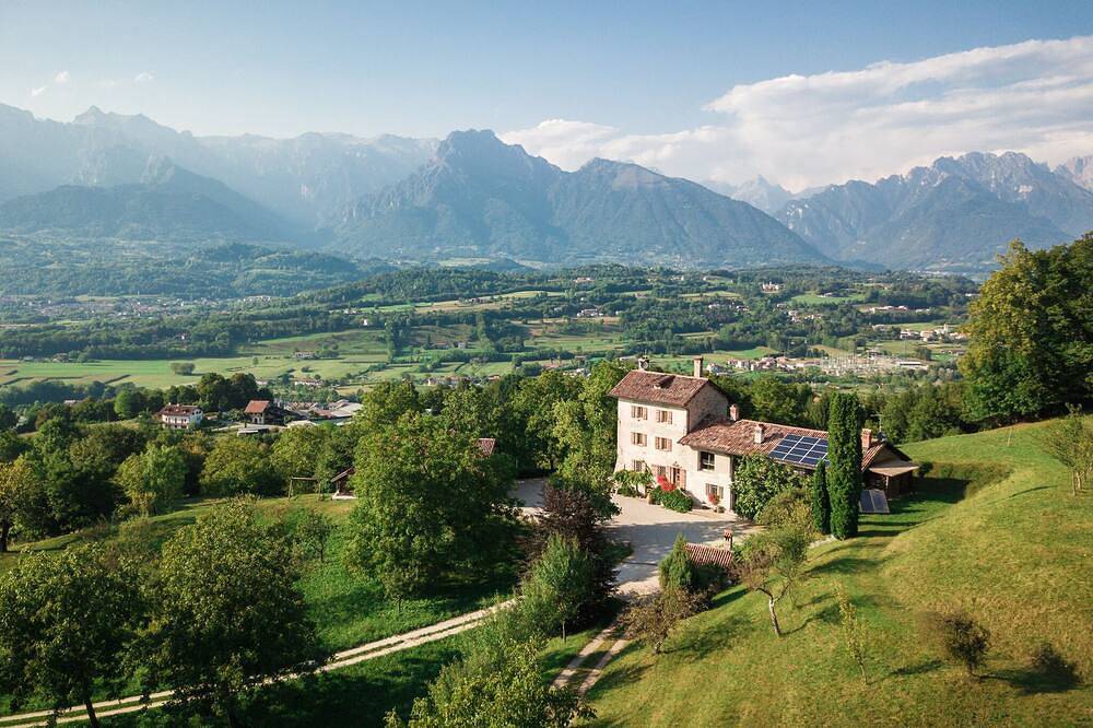 Telva Alta, country house with tennis in the Dolomites in Feltre, Cimonega Group
