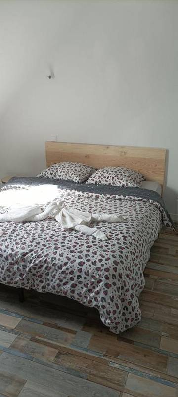 Gîte pour 8 personnes, avec jardin à Lithaire