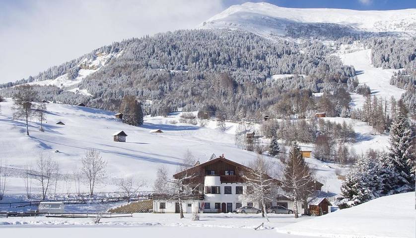 Ferienwohnung für 4 Personen, mit Balkon und Terrasse sowie Garten und Pool in Ladis
