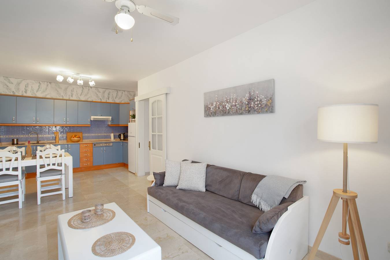 Apartamento entero, Apartamento de vacaciones 'Mangueros Suite 18 Puerto de Mogán' con vistas a la montaña y piscina in Puerto de Mogan, Lomo Quiebre