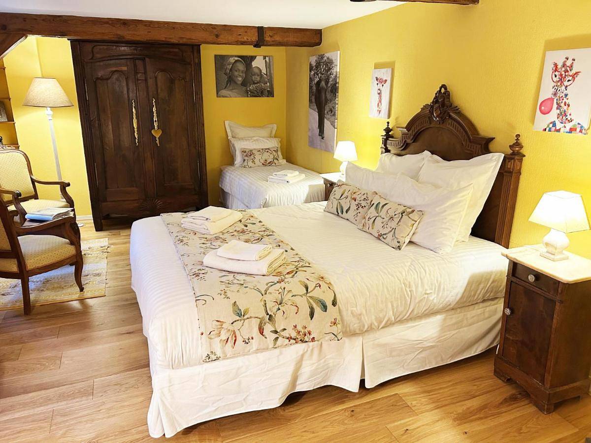 Double Room with Private Bathroom in Sainte-Colombe, Région de Dieppe