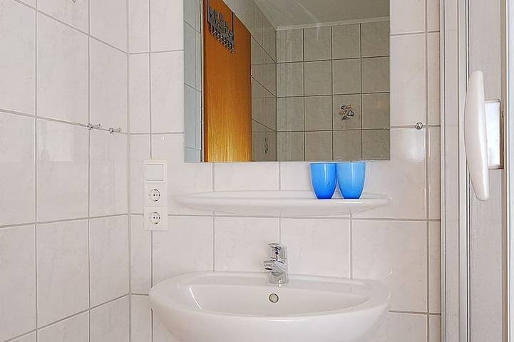 Ferienhaus für 4 Personen, mit Terrasse und Garten sowie Pool in Neuharlingersiel - 4