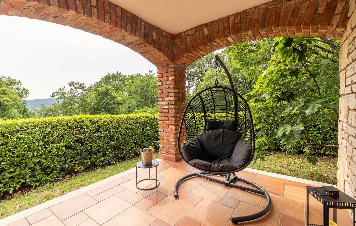 Reizendes Apartment mit einem Schlafzimmer, Pool und Terrasse in der Nähe des Stadtzentrums von Grizane in Grizane, Primorje-Gorski Kotar