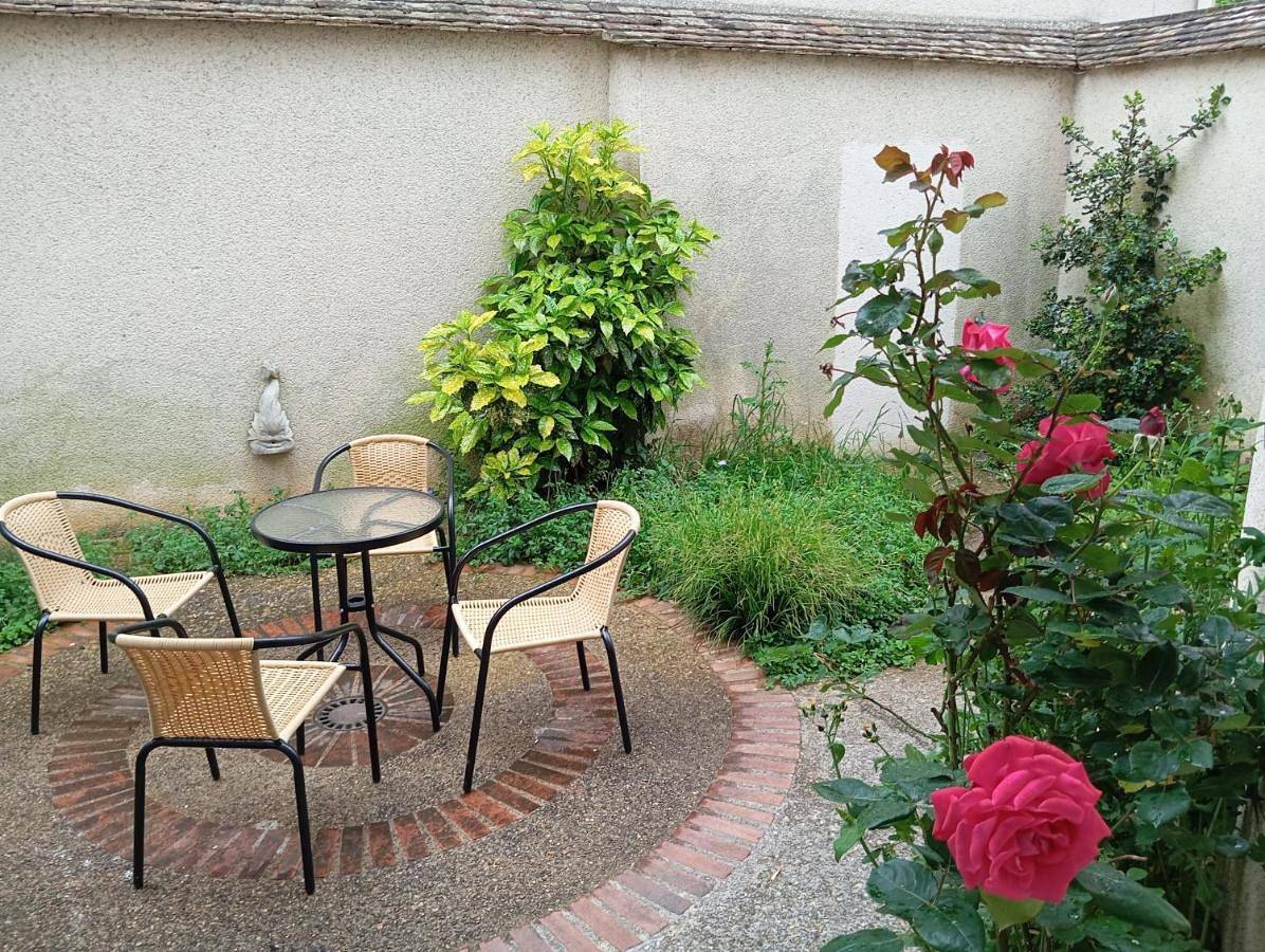 Appartement entier, Standard Apartment in Provins, Seine-et-Marne