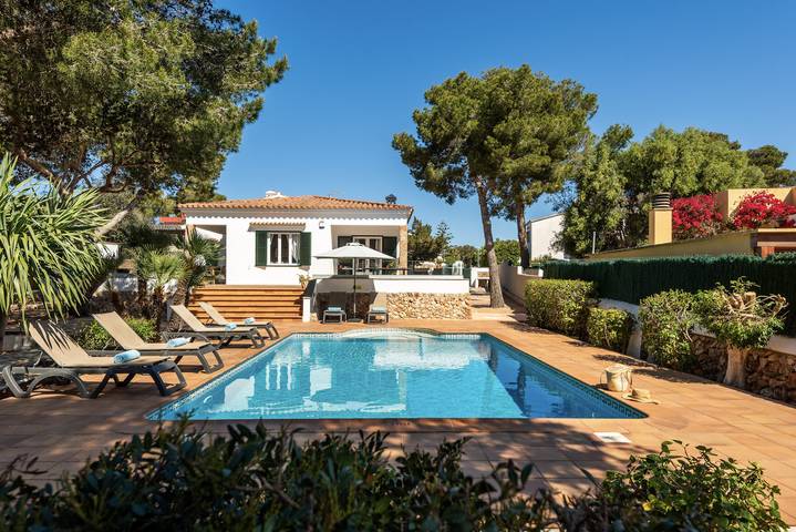 Villa pour 6 personnes, avec terrasse et jardin à Cala Blanca