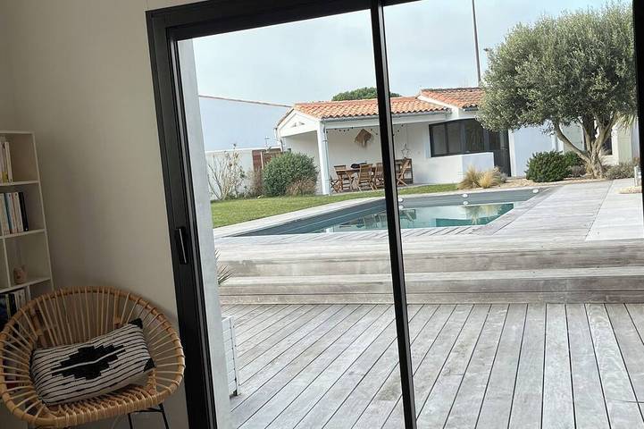 Location de vacances pour 12 personnes, avec jardin dans Plage Du Gros Jonc Le Bois Plage En Re - 4