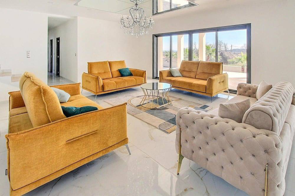 Amazing home in Pont Saint Esprit in Pont-Saint-Esprit, Nimes region