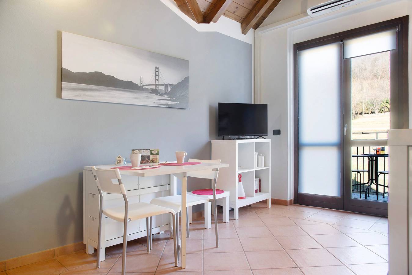 Ganze Wohnung, Ferienwohnung "Relax tra Monti e Laghi" mit Balkon und Wlan in Brenta, Lago Maggiore (Lombardei)