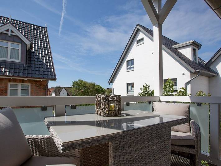 Ganze Wohnung, Stilvolle 2-Zimmer-Wohnung mit Südbalkon in Wenningstedt, nah am Strand in Wenningstedt, Sylt