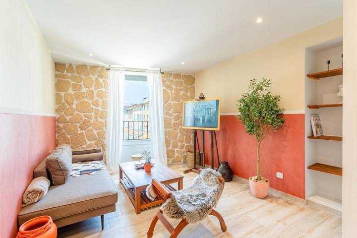 Appartement de vacances pour 4 personnes, avec terrasse et vue, animaux acceptés à Orange