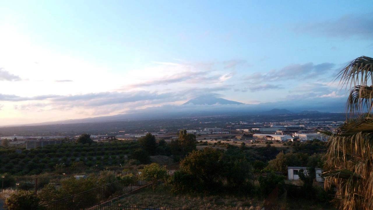 La terrazza sull Etna in Motta Sant'Anastasia, Catania e dintorni