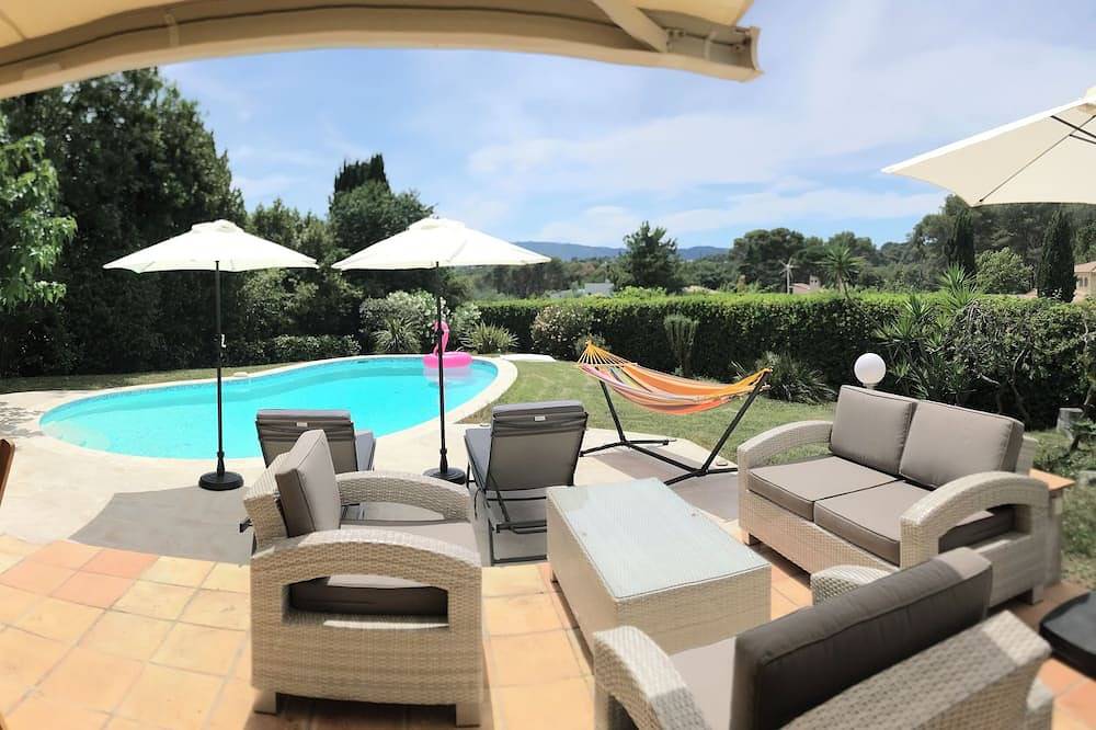 Villa mit Pool in der Nähe von Cannes in Mougins, Mittelmeerküste (Frankreich)