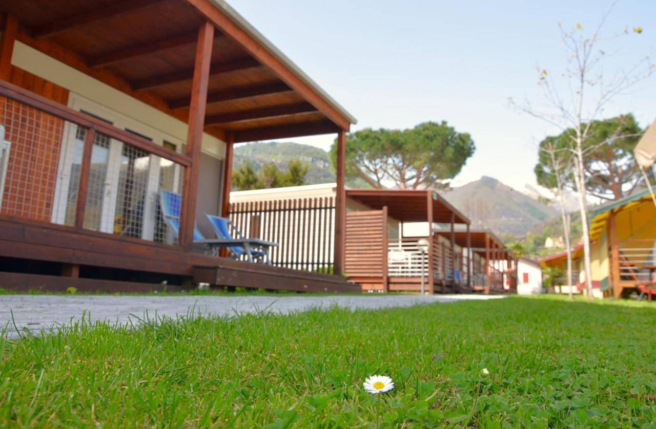 Glamping Italia 90 Mobilhomes & Lodges in Domaso, Comomeer