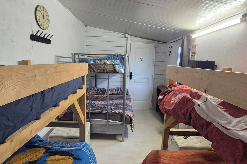 Appartement entier, À 20 km de Disney, T4 climatisé, pour 14 personnes en Rdj de notre jolie maison. in Mortcerf, Seine-et-Marne