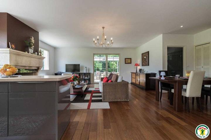 Location de vacances pour 4 personnes, avec jacuzzi ainsi que terrasse et jardin à Pin-Balma - 4