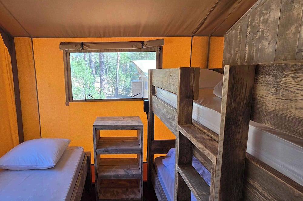 Eco Camping | Tente Lodge tout confort | Piscine in Saint-Laurent-du-Verdon, Verdon Regional Natural Park