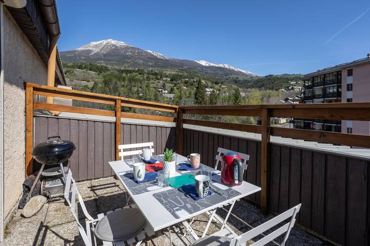 Gîte pour 4 personnes, avec Terrasse à Embrun
