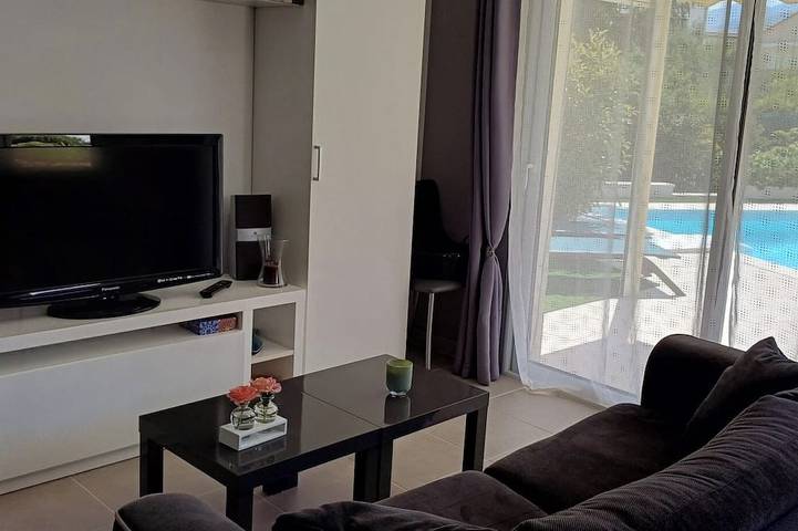 Location de vacances pour 2 personnes, avec jardin ainsi que terrasse et piscine à Villelongue-dels-Monts - 4