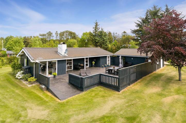 Ferieudlejning for 6 personer, med jacuzzi og terrasse, husdyr tilladt i Hou