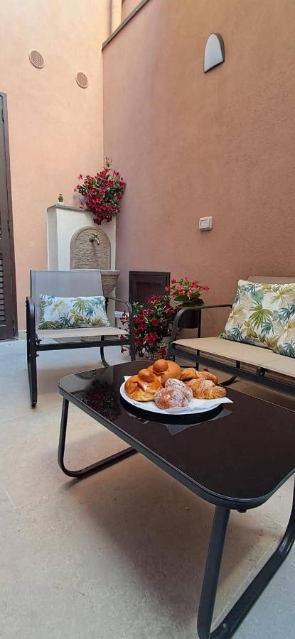 Maison d’hôte pour 3 personnes, avec Jacuzzi à Aci Castello - 2