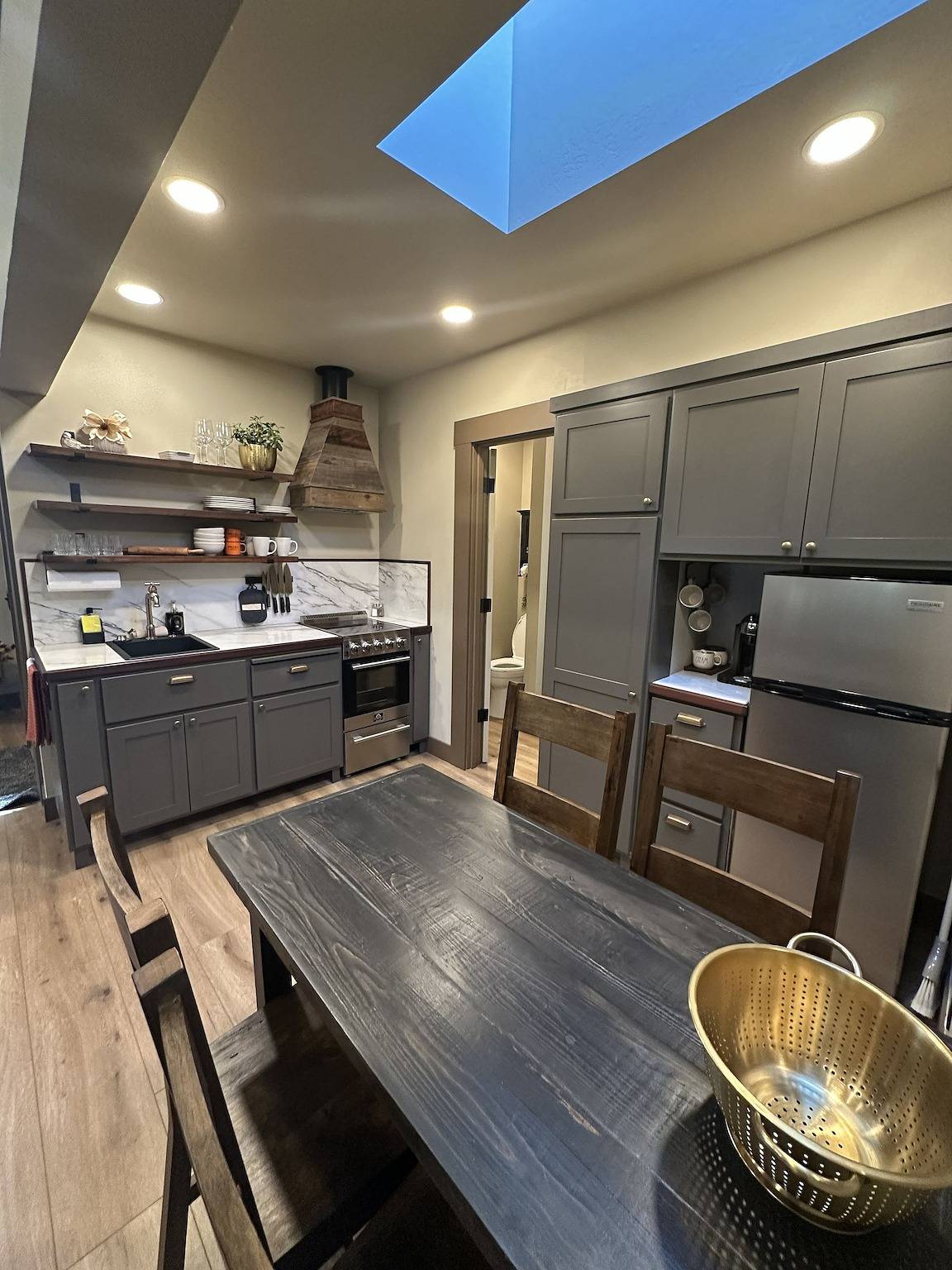 Ganze Wohnung, Luxury Gold Miner Cottage | Walk to Britt in Jacksonville (OR), Oregon