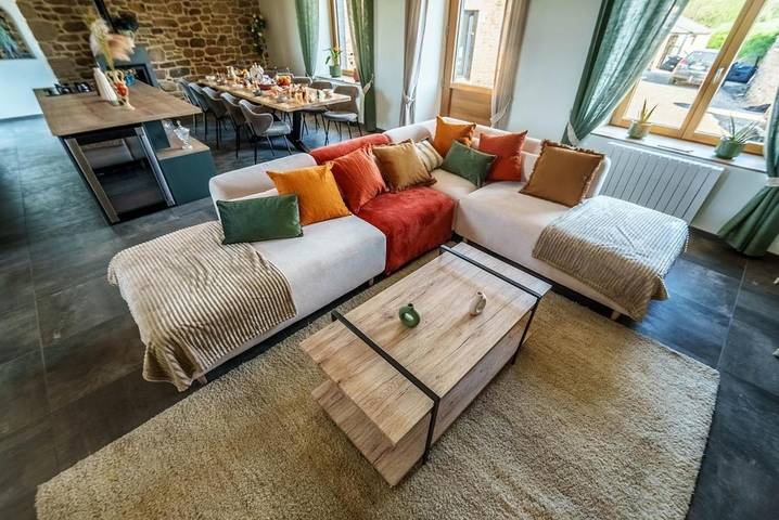 Location de vacances pour 10 personnes, avec jardin et jacuzzi à Le Fœil