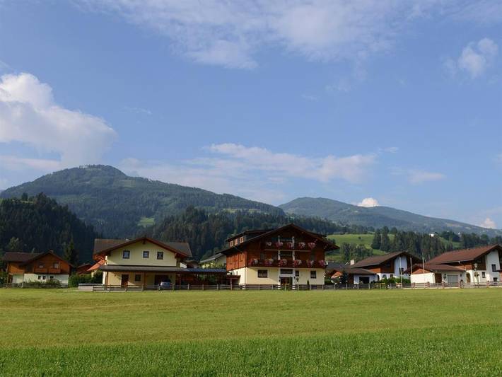 Ganze Ferienwohnung, Land & Appartementhaus Pircher - App. D /Wohn-Schlafraum/Dusche, Wc in Aich, Schladming-Dachstein