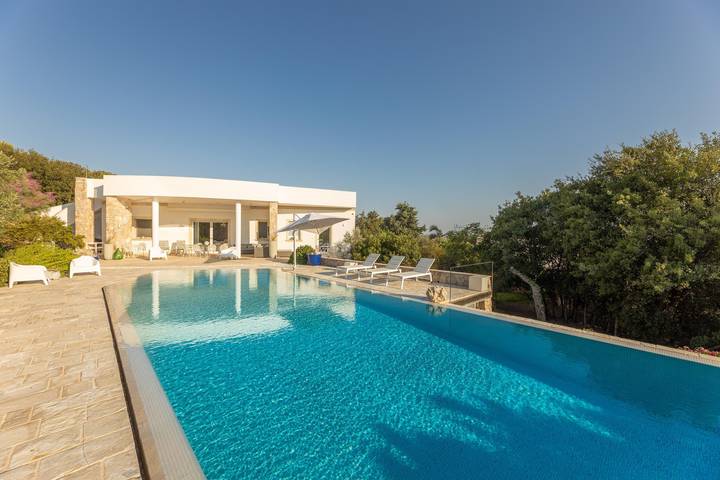 Location de vacances pour 9 personnes, avec jacuzzi ainsi que terrasse et balcon/terrasse à Casarano - 2