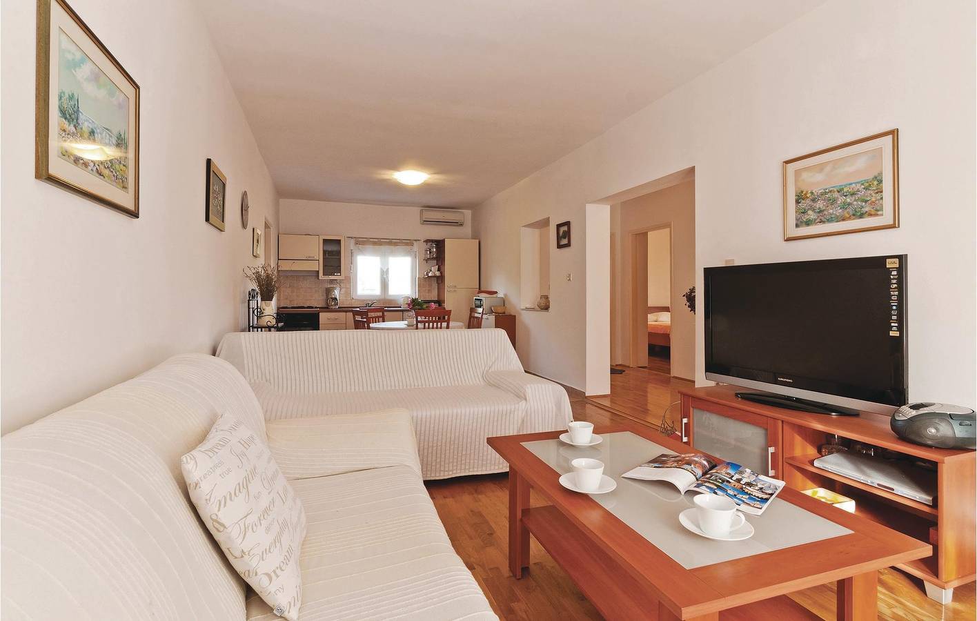 Holiday home for 6 people with terrace in Sukosan, Zadar