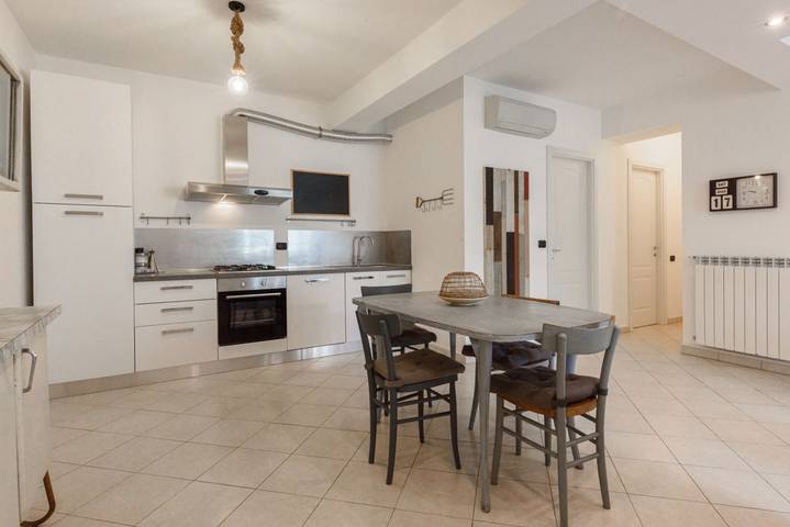 Ganze Wohnung, Ferienwohnung für 6 Personen mit Balkon/Terrasse in Pietrasanta, Italienische Riviera