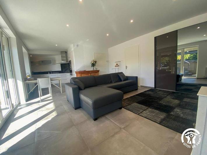 Location de vacances pour 2 personnes, avec vue et terrasse ainsi que jardin et vue sur le lac à Arvieu - 3