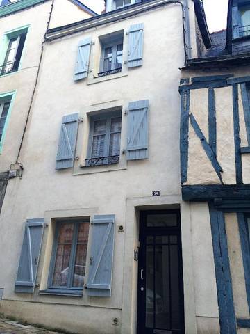 Gîte pour 2 personnes, avec terrasse et jardin à Laval