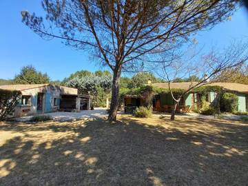Gîte pour 10 personnes, avec jardin à Saint-Martin-de-Castillon