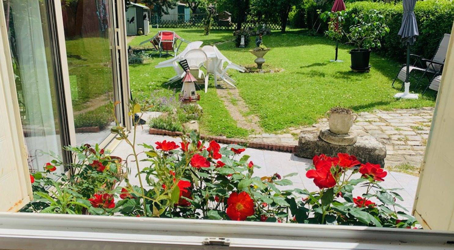 Gite La petite maison de Paule, à 1h30 de Paris. secteur calme in Amilly, Région de Montargis