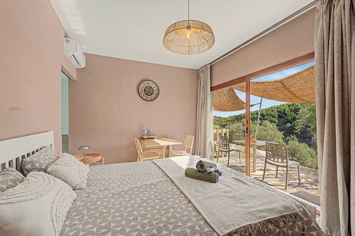 Bed and Breakfast 'La Única' with Mountain View, Wi-Fi and Air Conditioning in Coín, Málaga Province