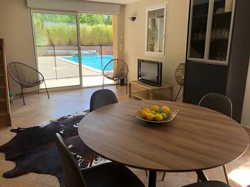 Gîte pour 2 personnes, avec jardin ainsi que piscine et terrasse dans le Vaucluse
