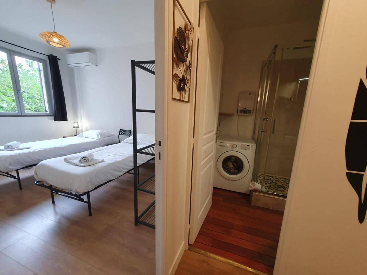 Appartement entier, Two-Bedroom Apartment with Terrace in Saint-Genis-Laval, Lyon et ses environs
