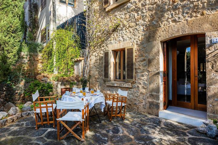 Finca for 4 people, with Balcony and Garden