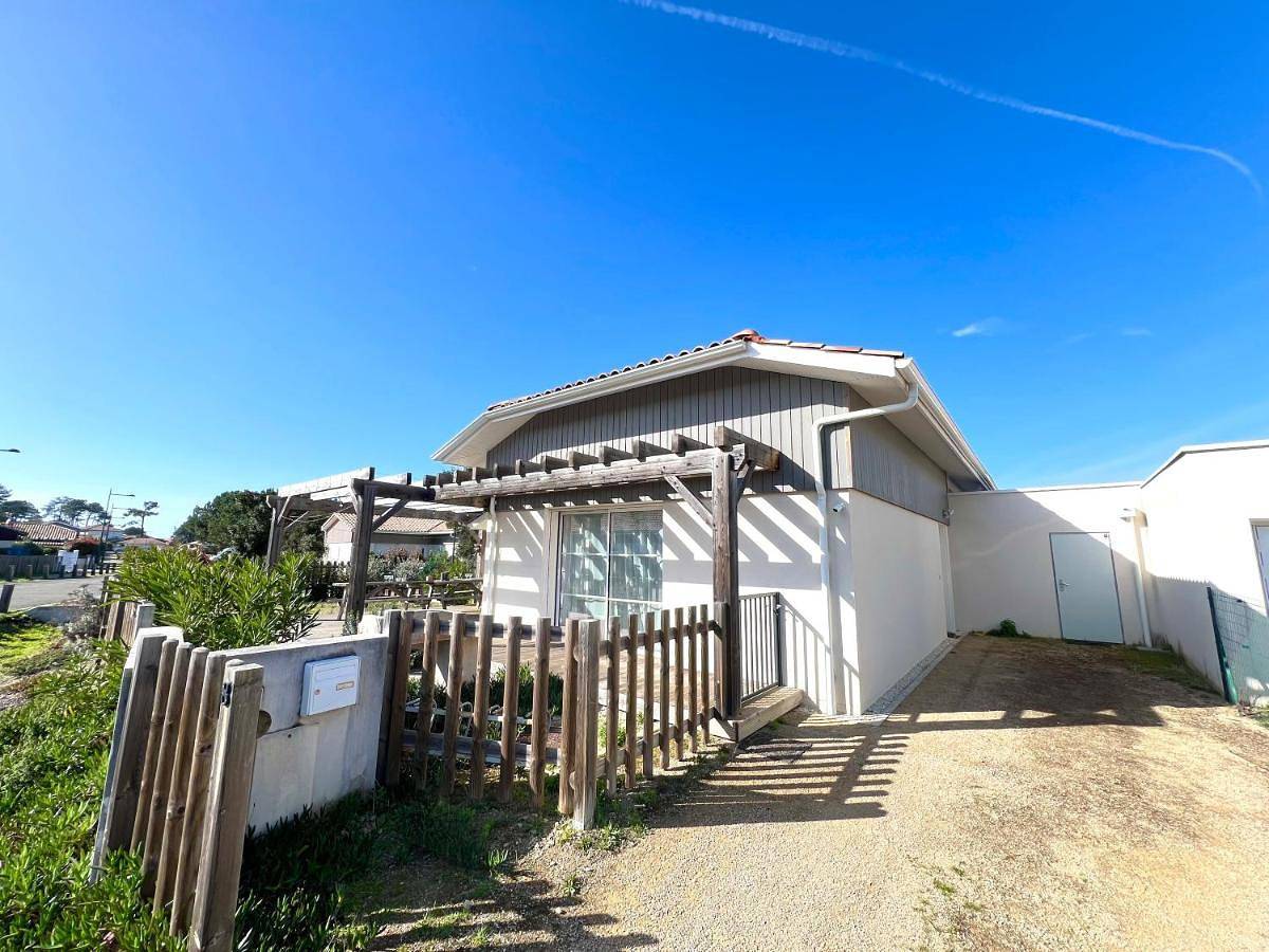 Villa Sowa - Maison avec piscine 850m océan in Mimizan, Côte d’Argent