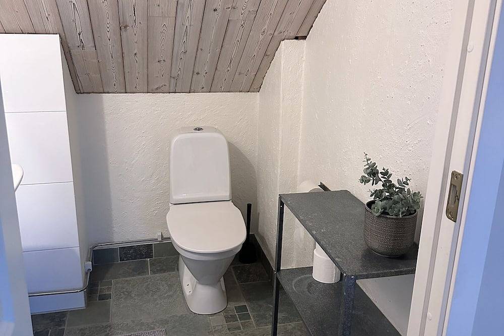 Cozy apartment in own house with terrace near Lassalyckan in Ulricehamn, Västergötland