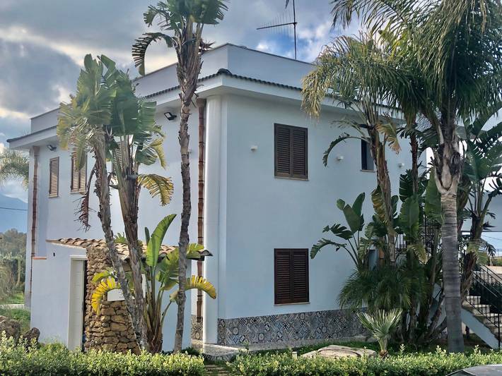 Gîte pour 4 personnes, avec balcon ainsi que piscine et jardin à Balestrate - 2