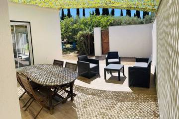 Location de vacances pour 6 personnes, avec terrasse et jardin, animaux acceptés à Ceyreste