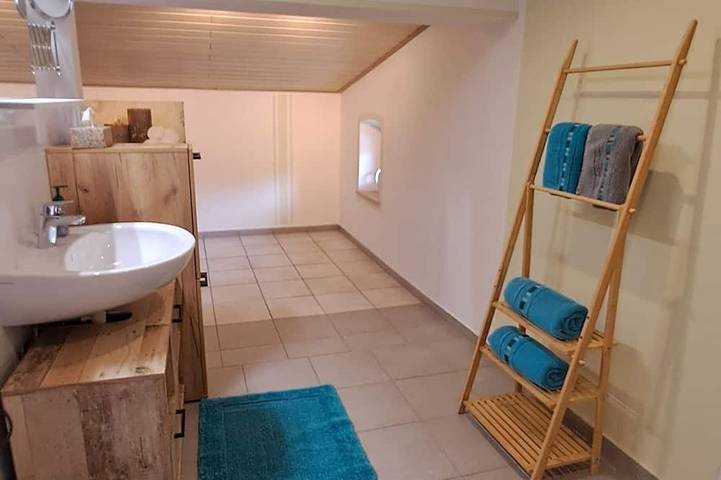 Ganze Wohnung, Ferienwohnung Uebler - Große Ferienwohnung in Seenähe in Kreuth, Bayerische Alpen