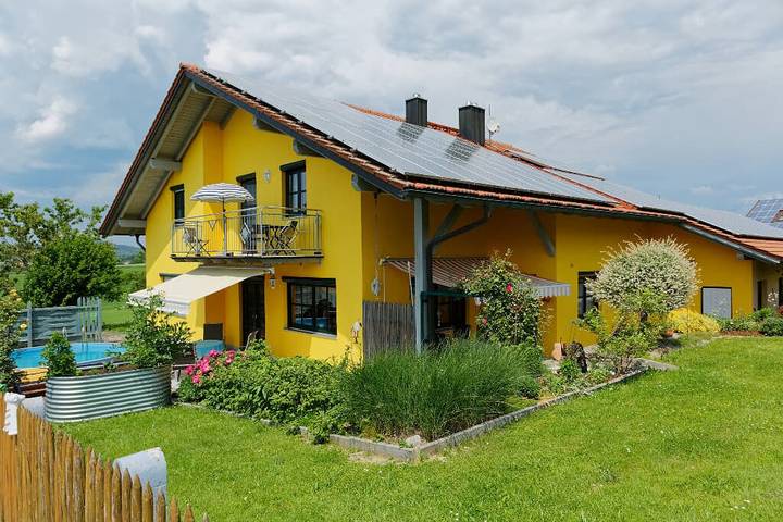 Ferienwohnung für 4 Personen, mit Pool und Garten sowie Balkon - 1