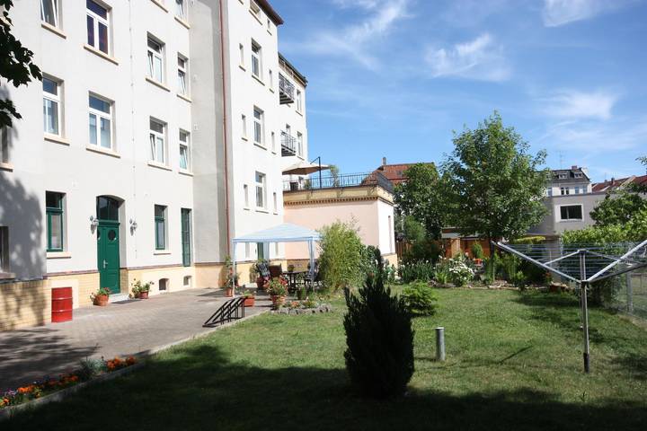 Ferienwohnung für 4 Personen, mit Garten und Terrasse sowie Pool, kinderfreundlich in Leipzig