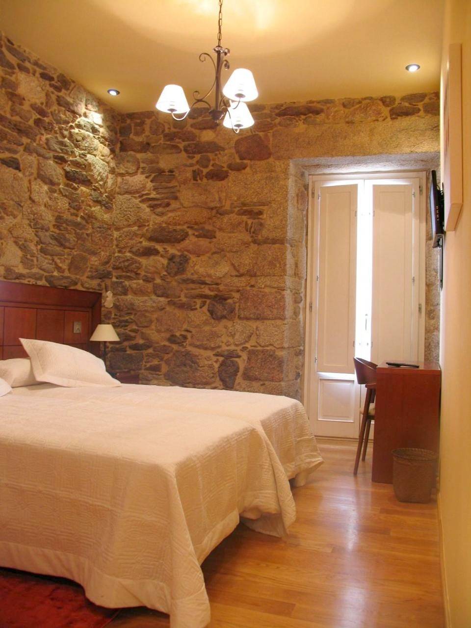 Hotel Casa de Caldelas in Castro Caldelas, Reserva da Biosfera Ribeira Sacra e Serras do Oribio e Courel