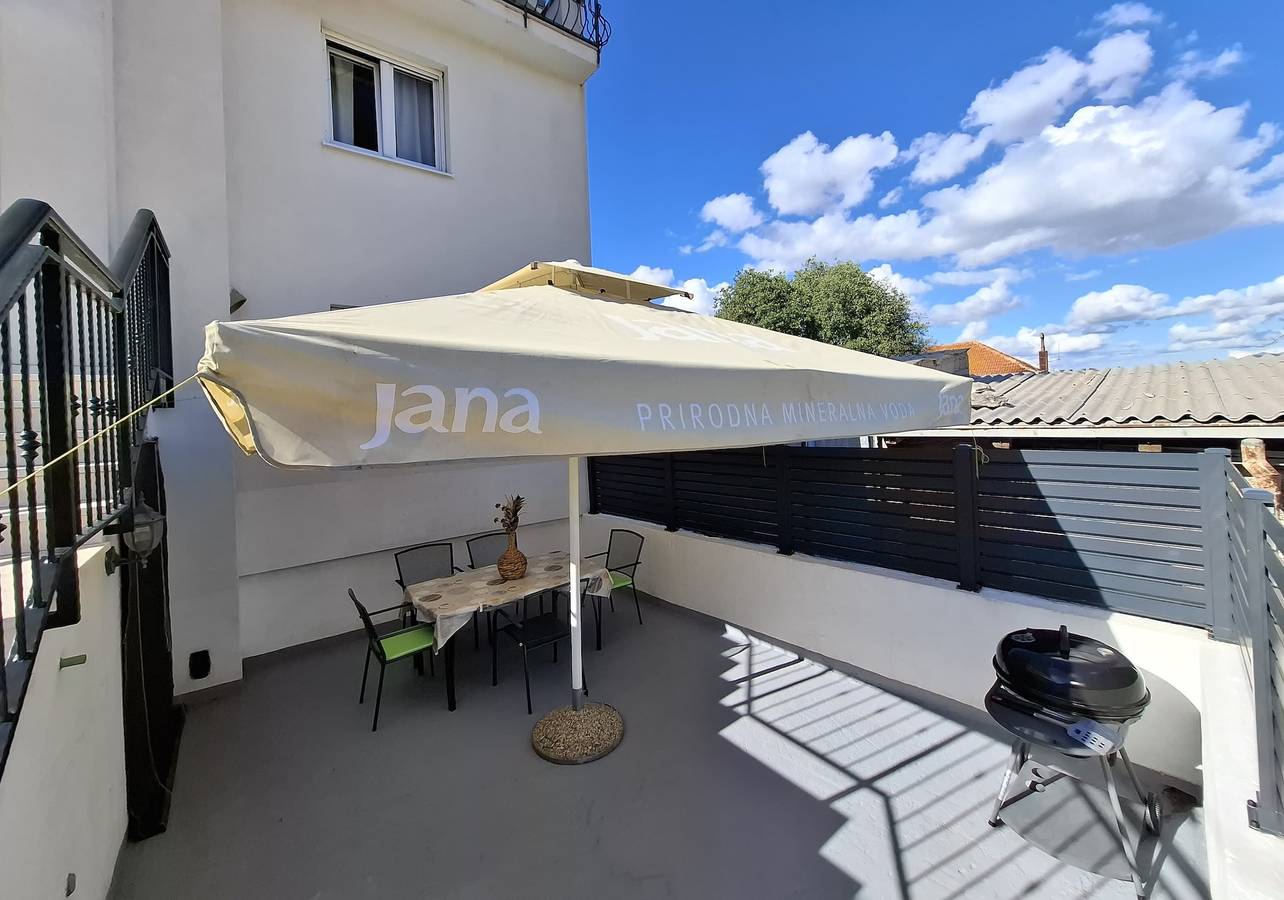Huis met vier kamers met een balkon en uitzicht op de zee Slatine, Ciovo K-24437 in Slatine, Čiovo