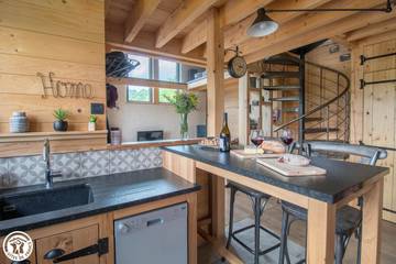 Gîte for 2 People in Chambon-sur-Lac, Puy-de-Dôme, Photo 4